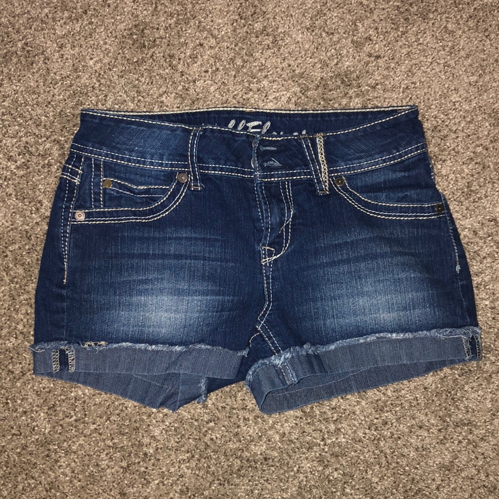 wallflower dark washed jean shorts